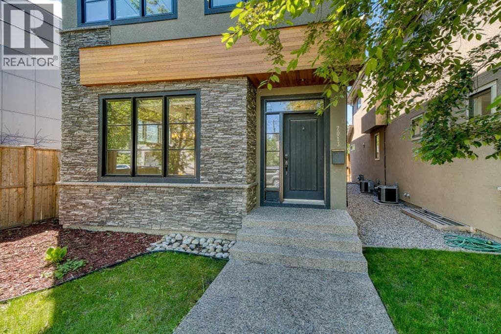 2013 1 Avenue NW — photo 2