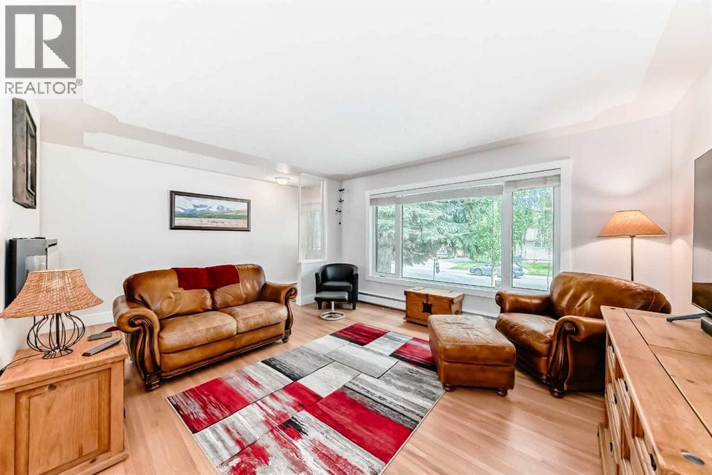 8215 5 Street SW — photo 5