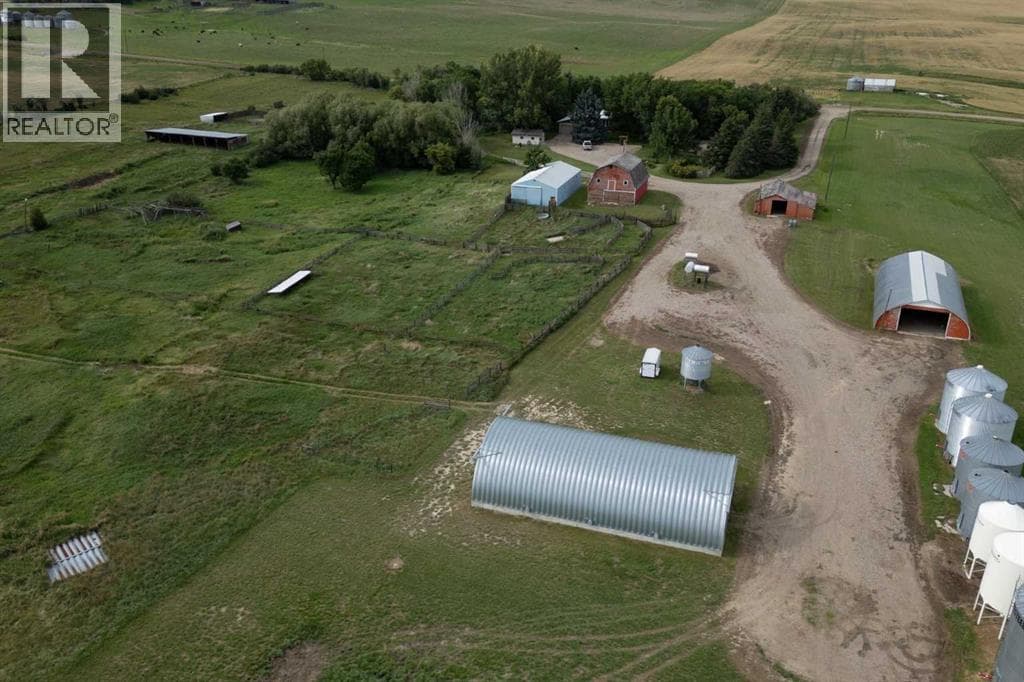 203037 TWP RD 174 — photo 2
