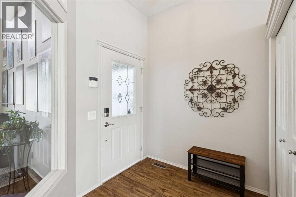 230 Royal Oak Place NW — photo 3