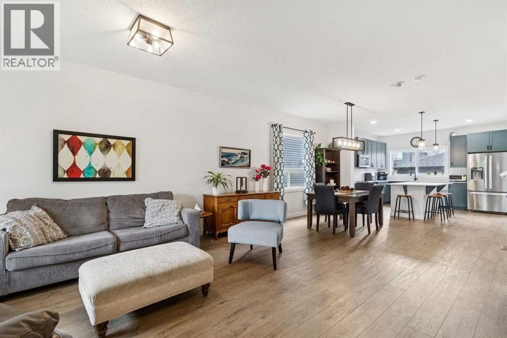 198 Legacy Reach Crescent SE — photo 3