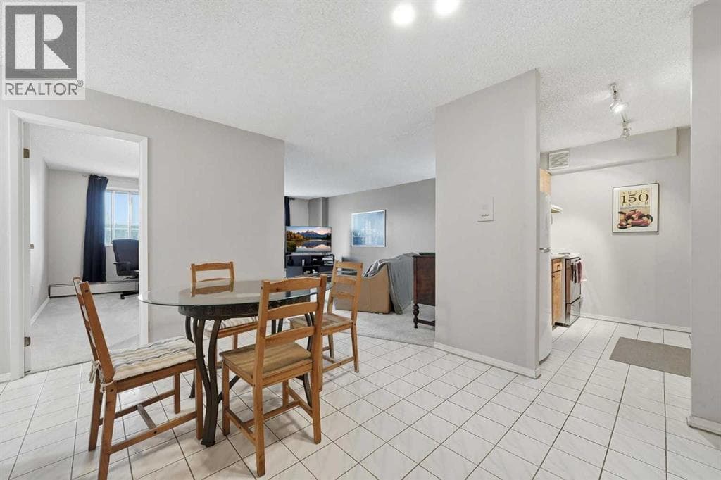 704, 718 12 Avenue SW — photo 5