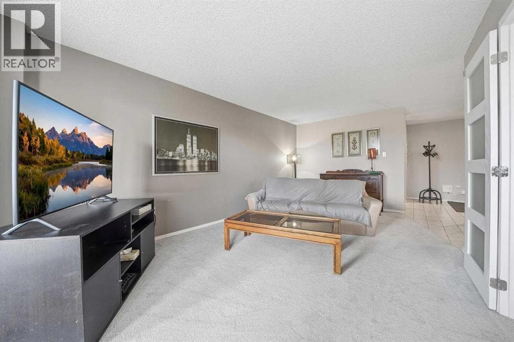 704, 718 12 Avenue SW — photo 3