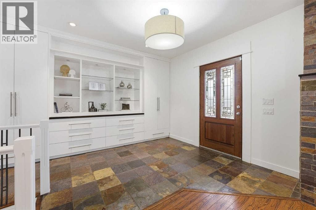 2623 Glenmount Drive SW — photo 3