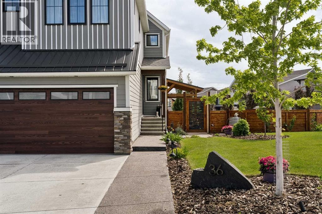 36 Rowley Rise NW — photo 3