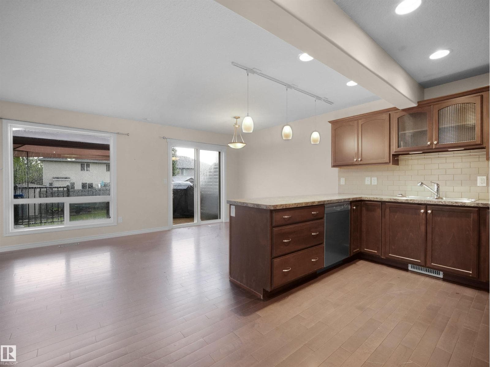 21316 45A Avenue NW NW — photo 5