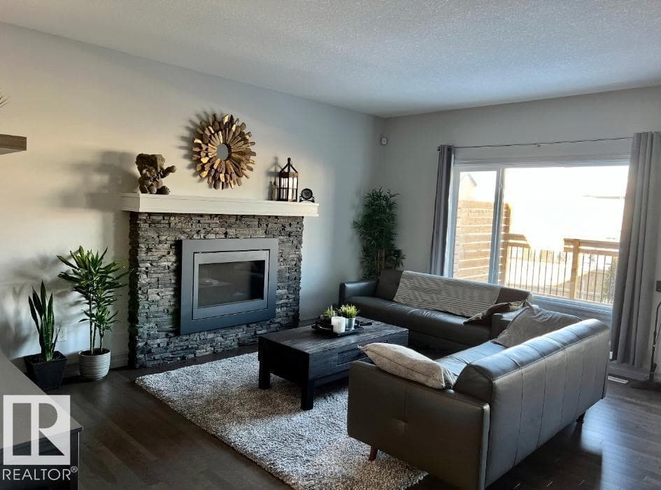 5912 19 AV SW — photo 4