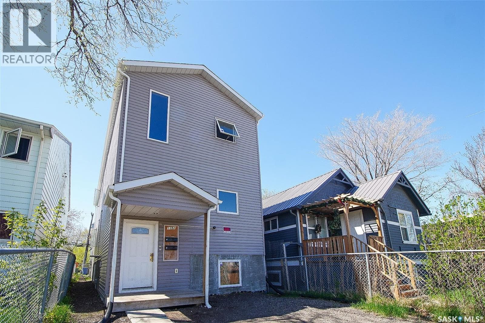 1352 Angus STREET — photo 3