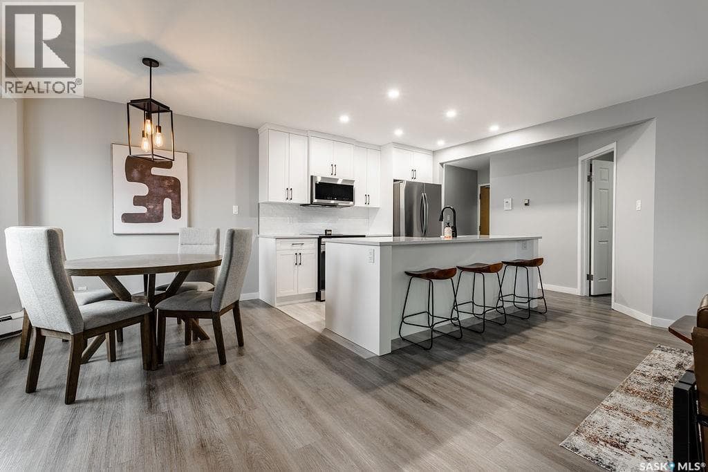 304 1215 Louise AVENUE — photo 3