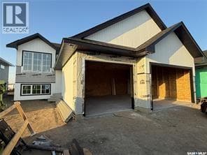 806 Woods CRESCENT