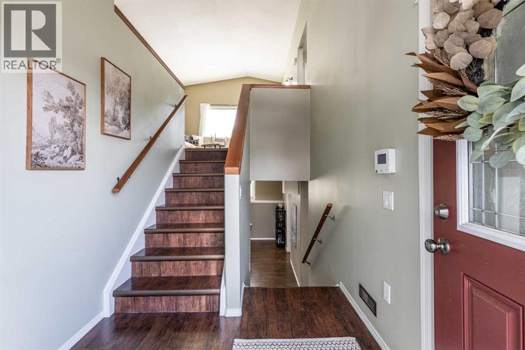 39 Greenwood Court SW — photo 2
