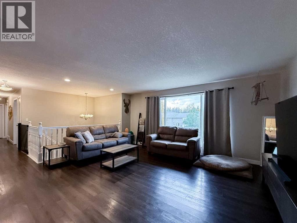 127 Sitar Crescent — photo 2