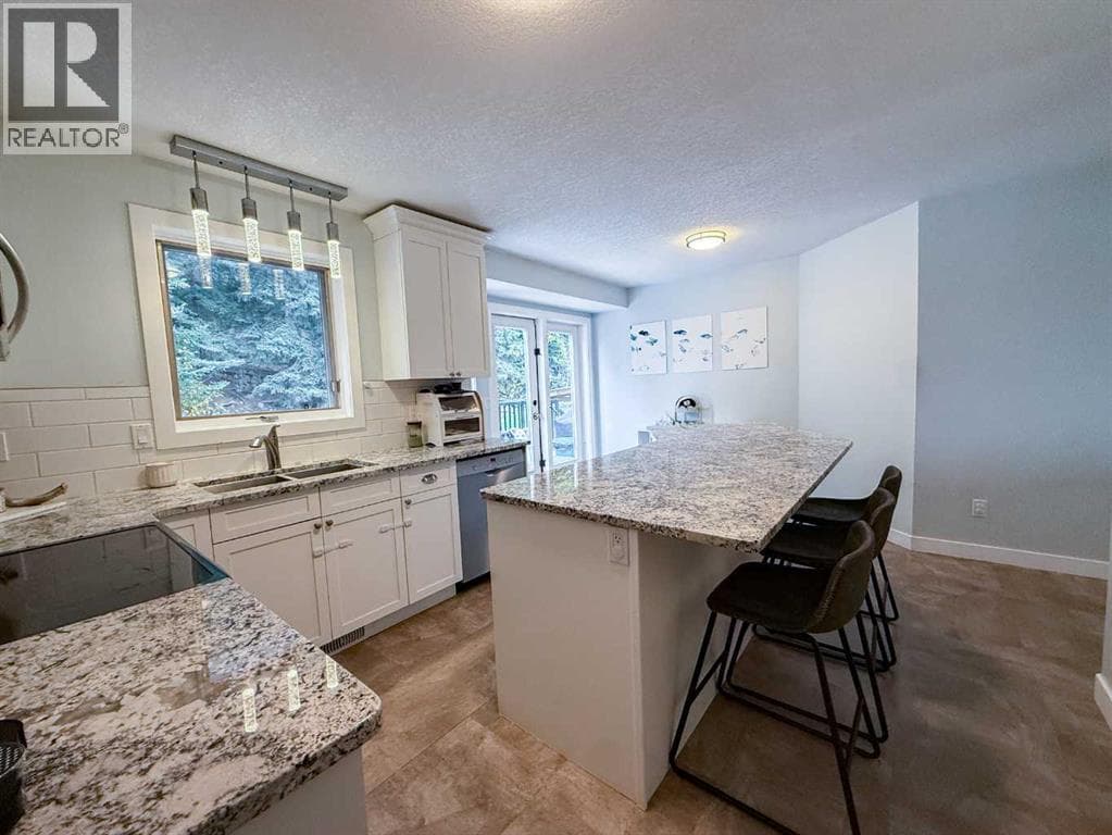 127 Sitar Crescent — photo 3