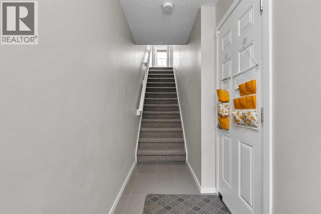 439 Ascot Circle SW — photo 4
