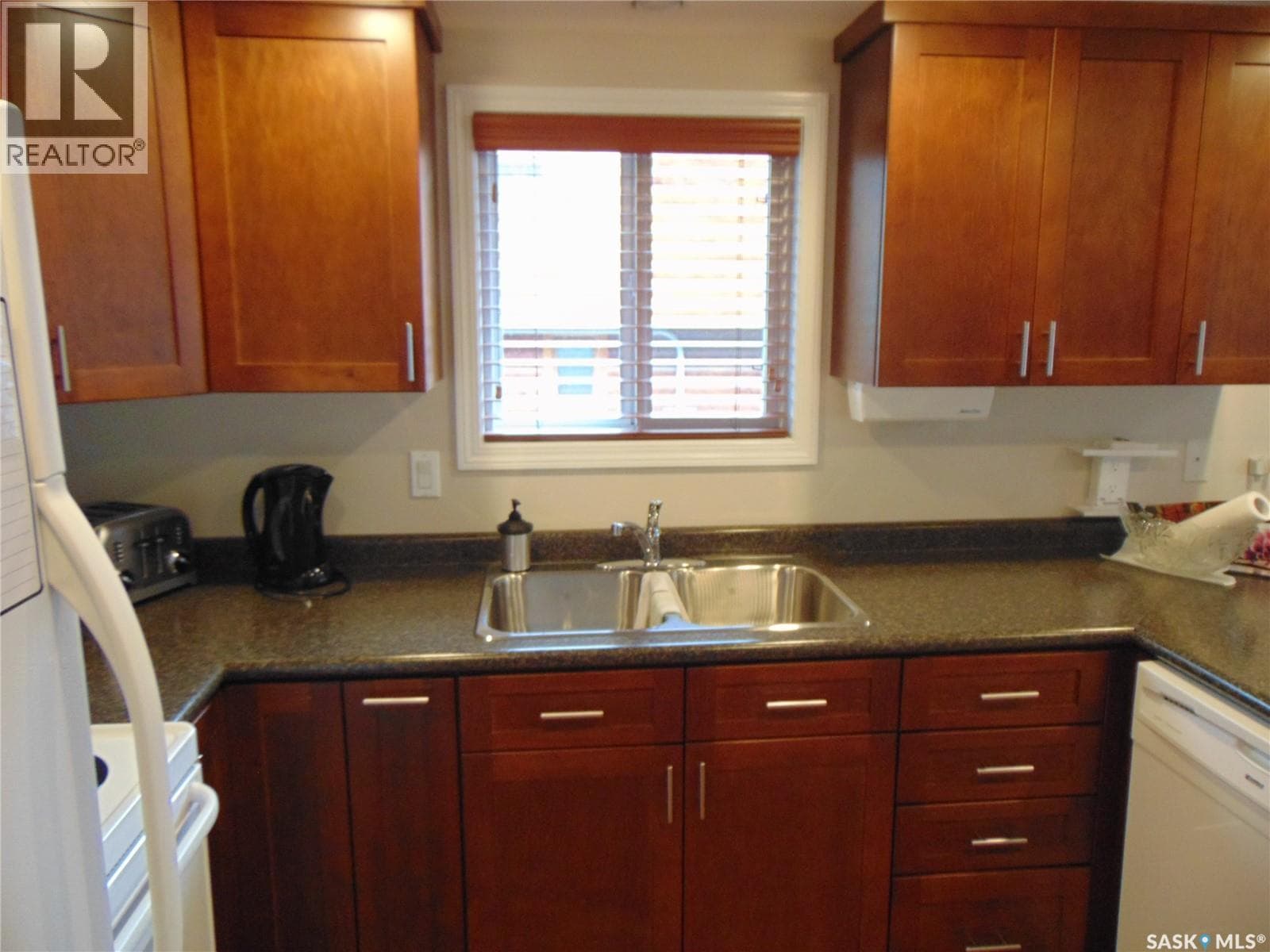 1515 Loon AVENUE — photo 4