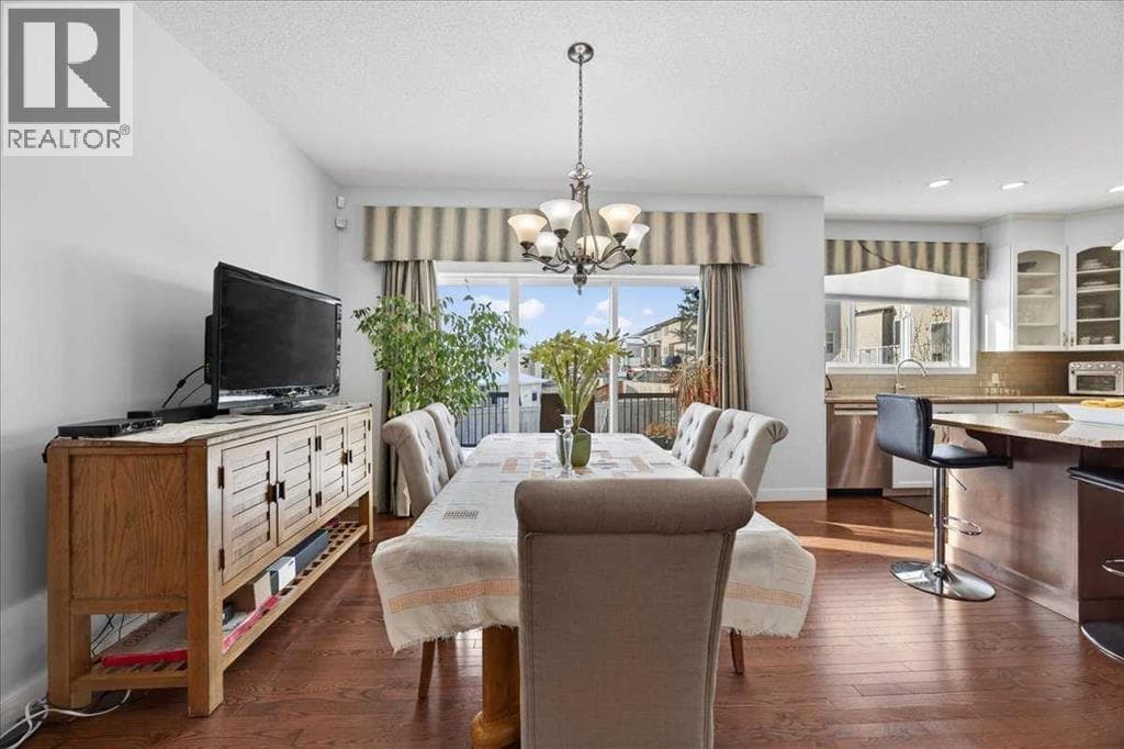 28 Evansview Manor NW — photo 5