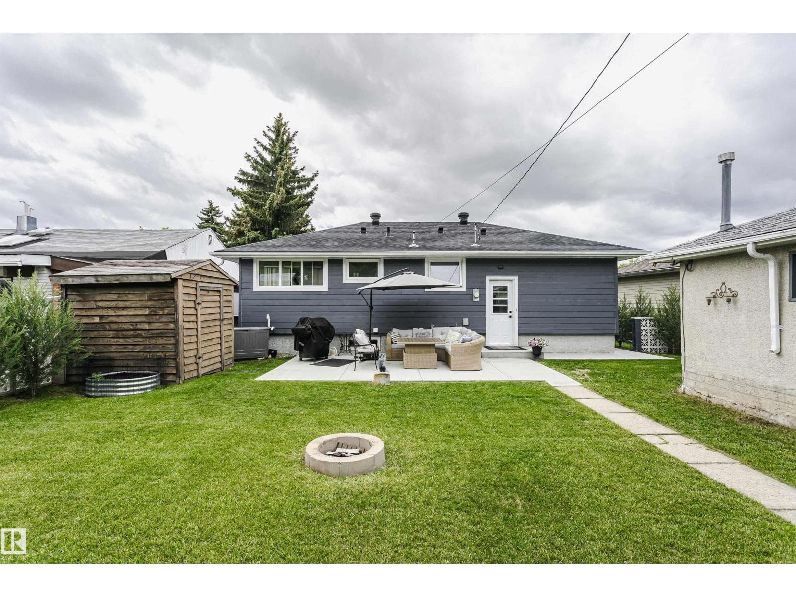 8628 64 AV NW — photo 3