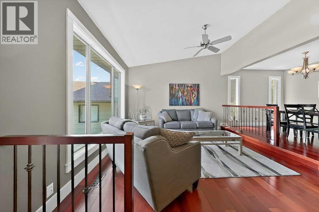 63 Wildwood Crescent W — photo 3