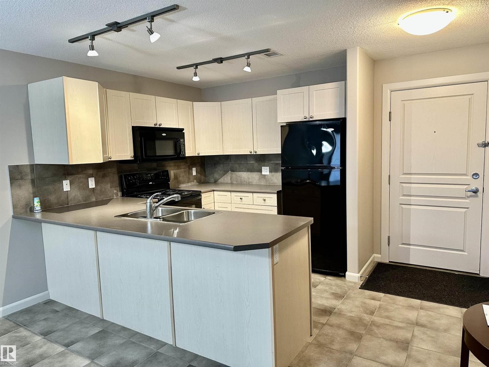 #336 400 PALISADES WY — photo 2