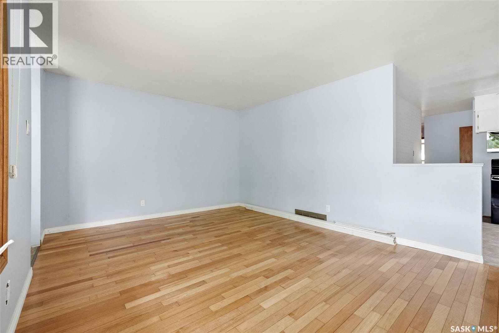 1317 Kent STREET — photo 5
