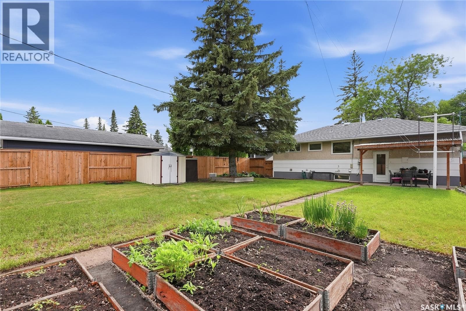 2321 Munroe AVENUE S — photo 2