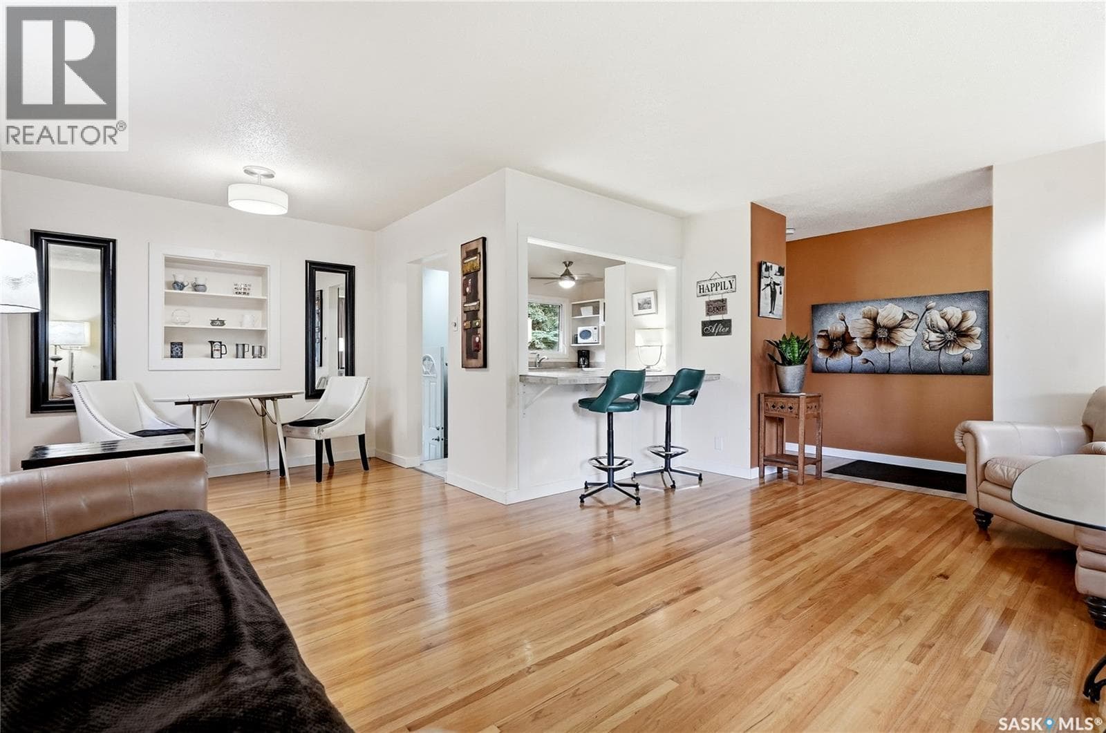 2321 Munroe AVENUE S — photo 4
