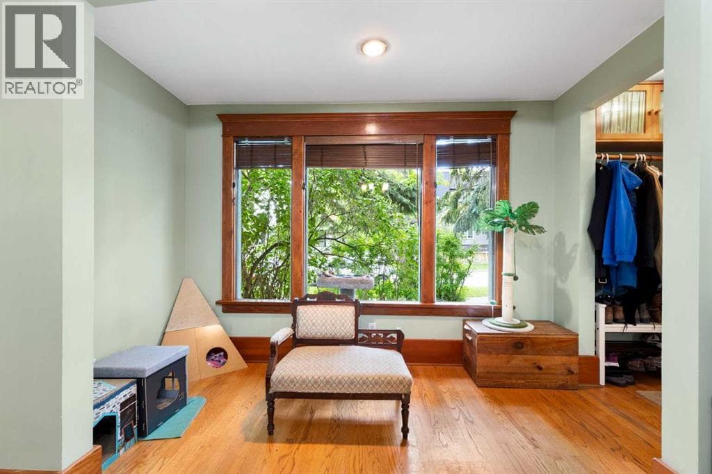 508 10 Avenue NE — photo 4