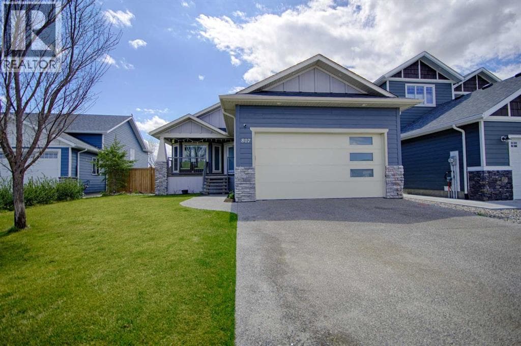 807 Sunset Place