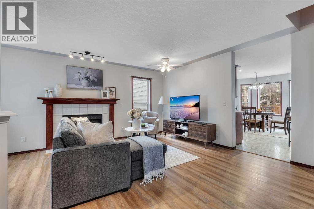 47 Carmel Close NE — photo 5
