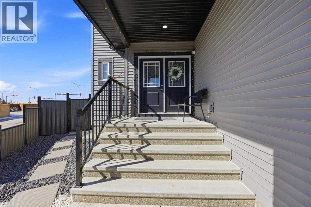 1153 Chinook Gate Bay SW — photo 3