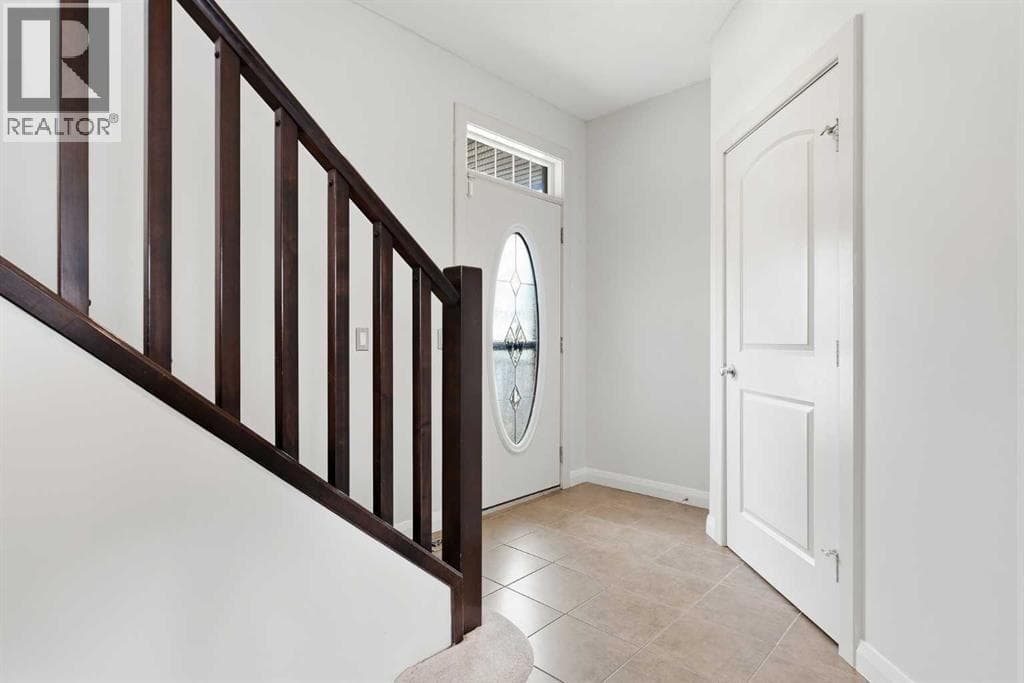 121 Copperstone Close SE — photo 3