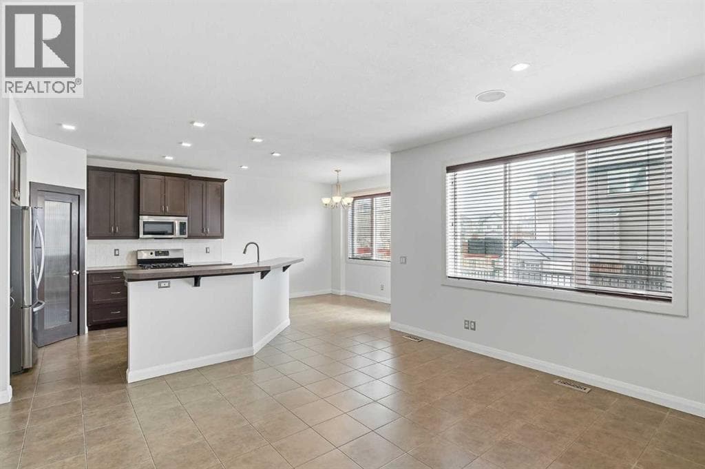 121 Copperstone Close SE — photo 4