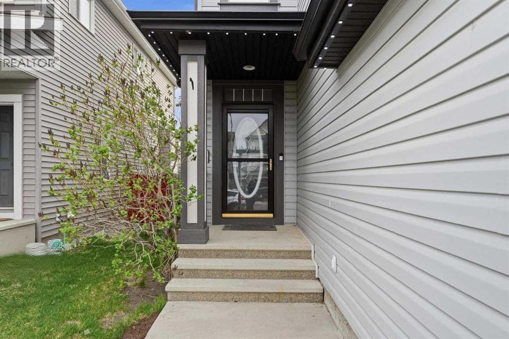 121 Copperstone Close SE — photo 2