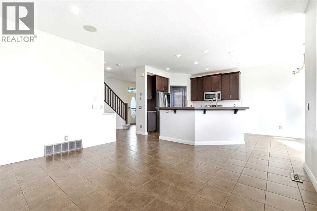121 Copperstone Close SE — photo 5