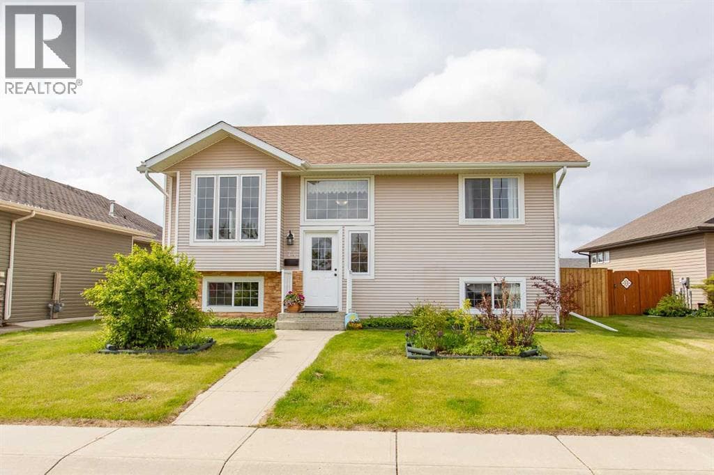 74 Pine Crescent