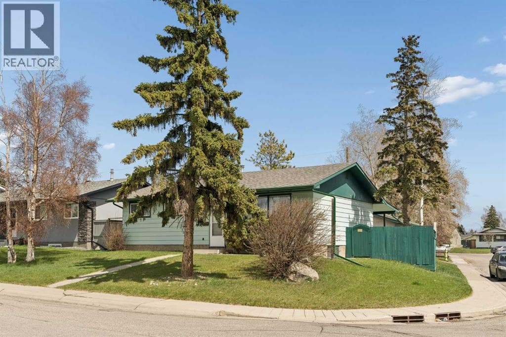 404 Manora Way NE — photo 3