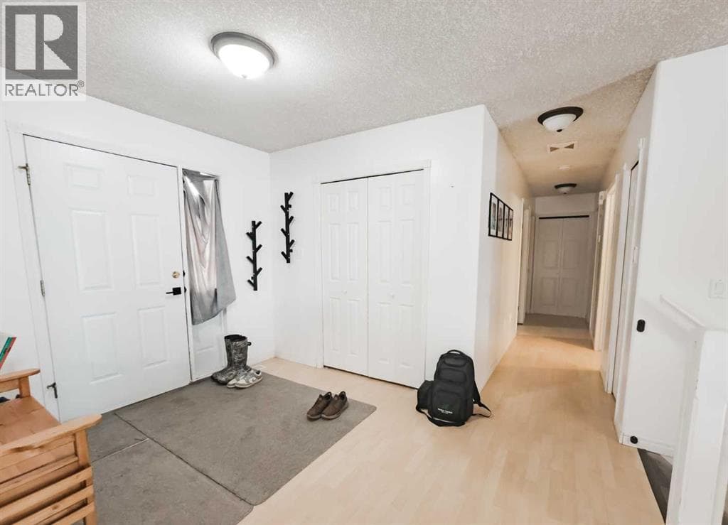9105 Forest Street — photo 3