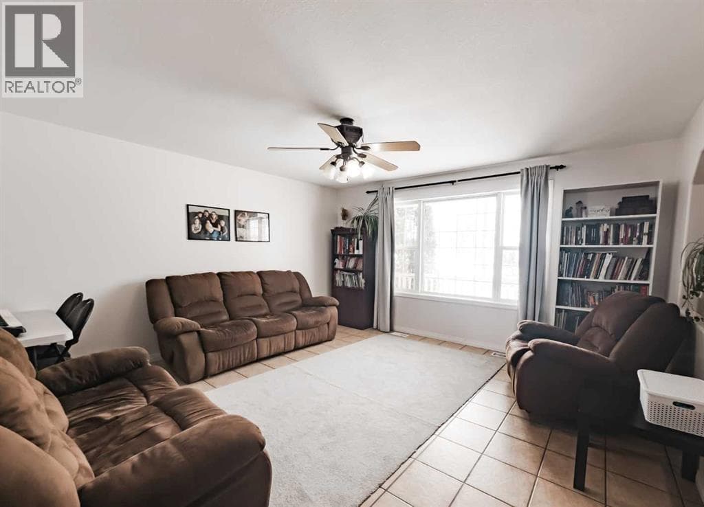 9105 Forest Street — photo 4