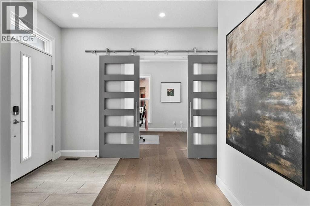 255 Gleneagles View — photo 3