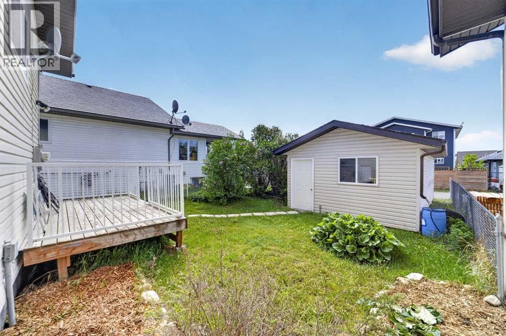 621 5 Avenue SW — photo 2