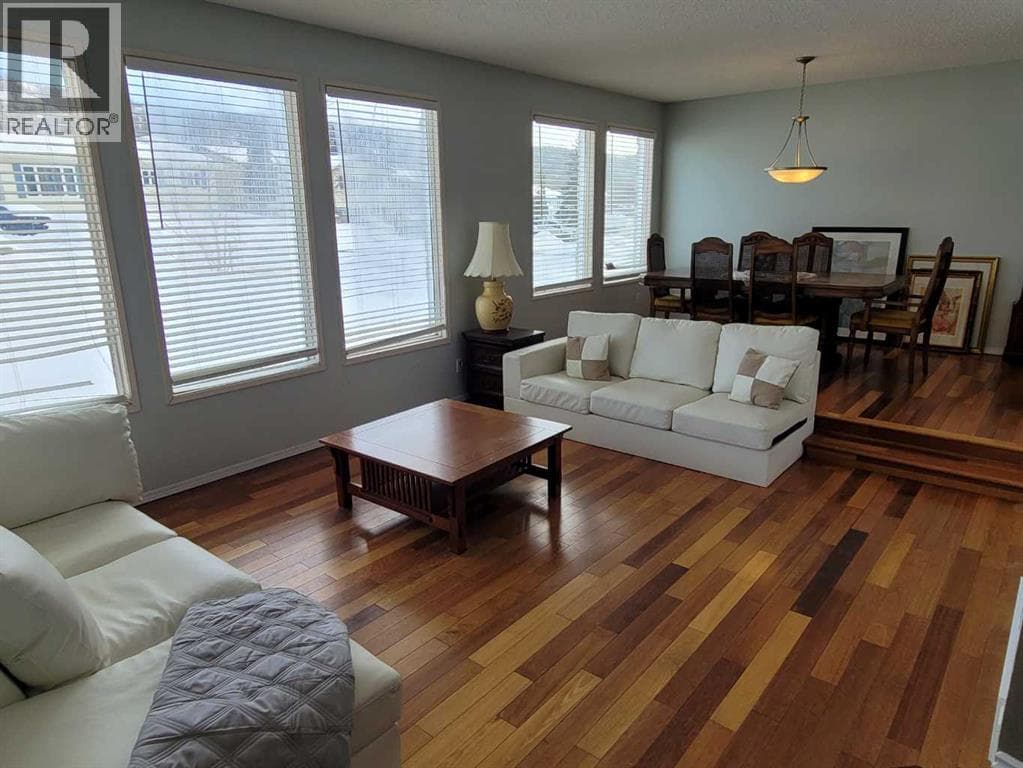 7110 99A Street — photo 4