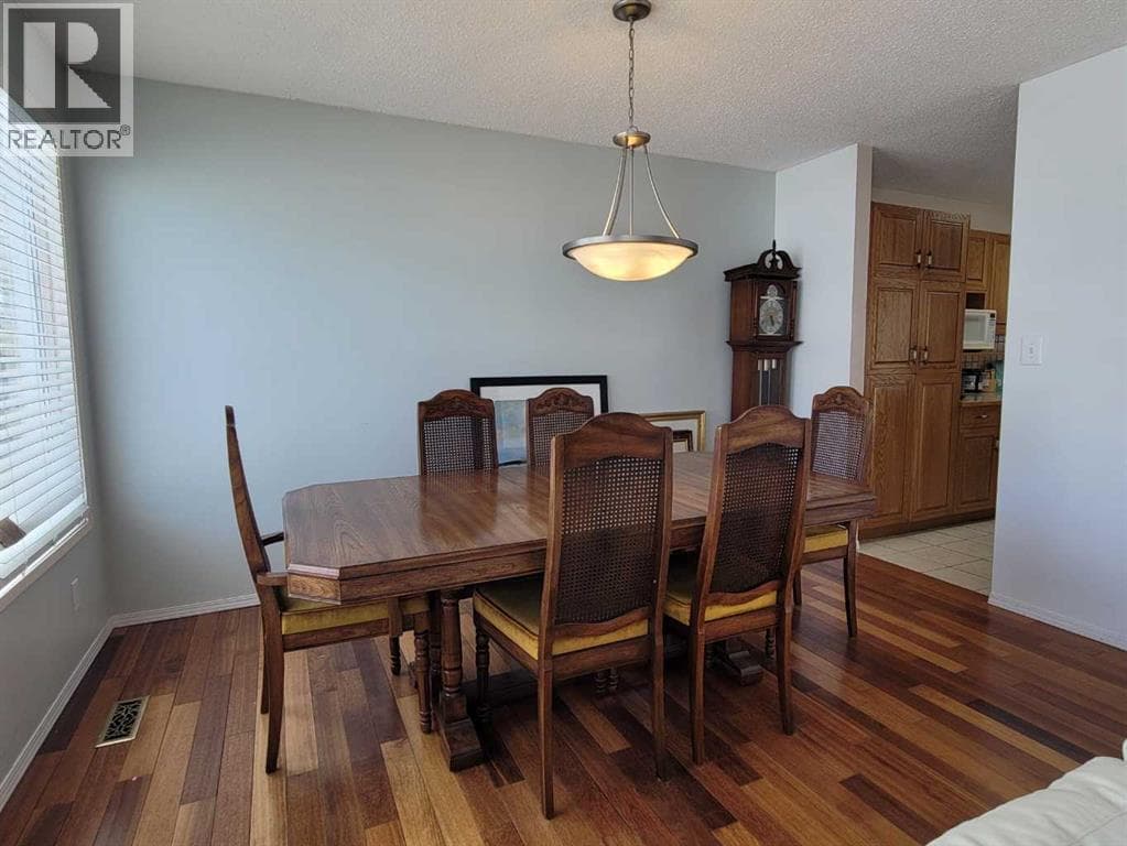7110 99A Street — photo 5