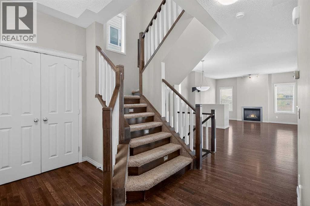 243 Silverado Plains Close SW — photo 2
