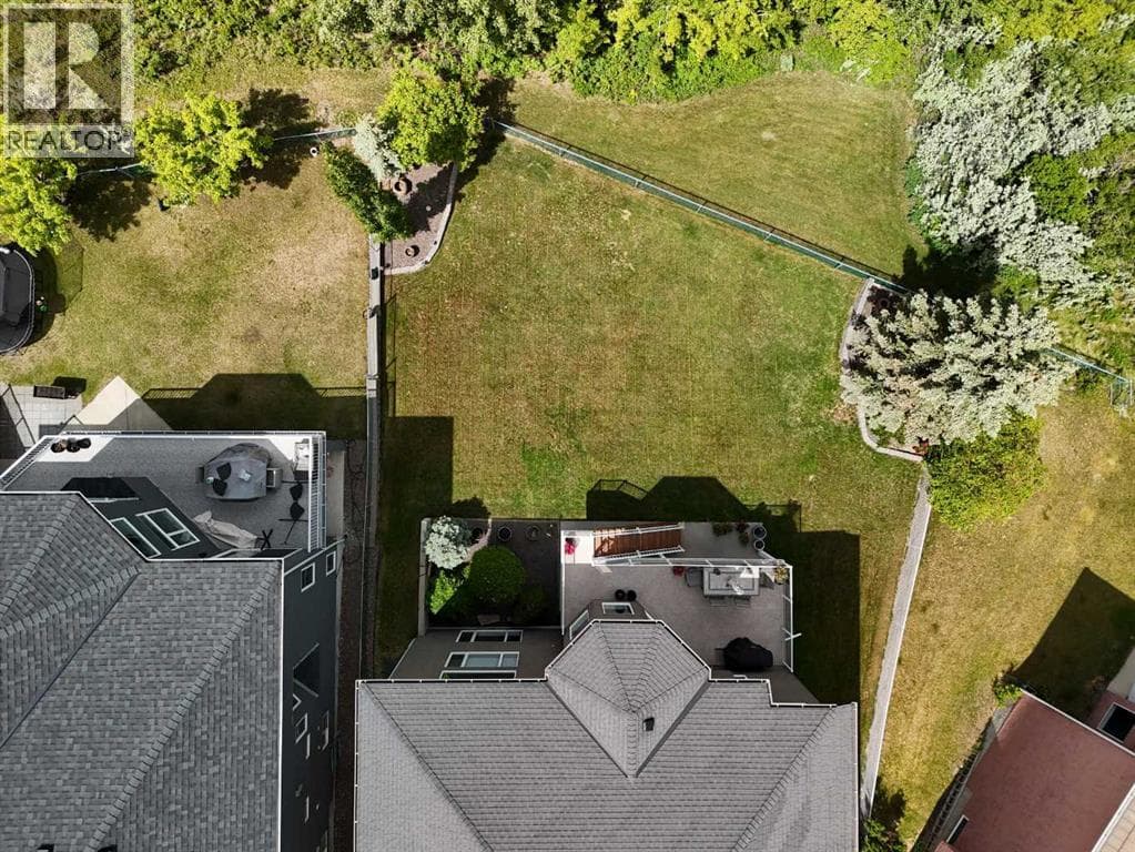 70 Patterson Close SW — photo 4