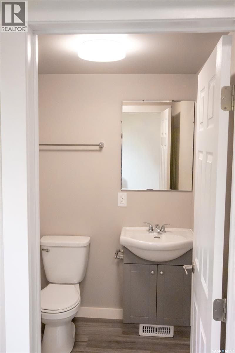 59 Lillooet STREET E — photo 5