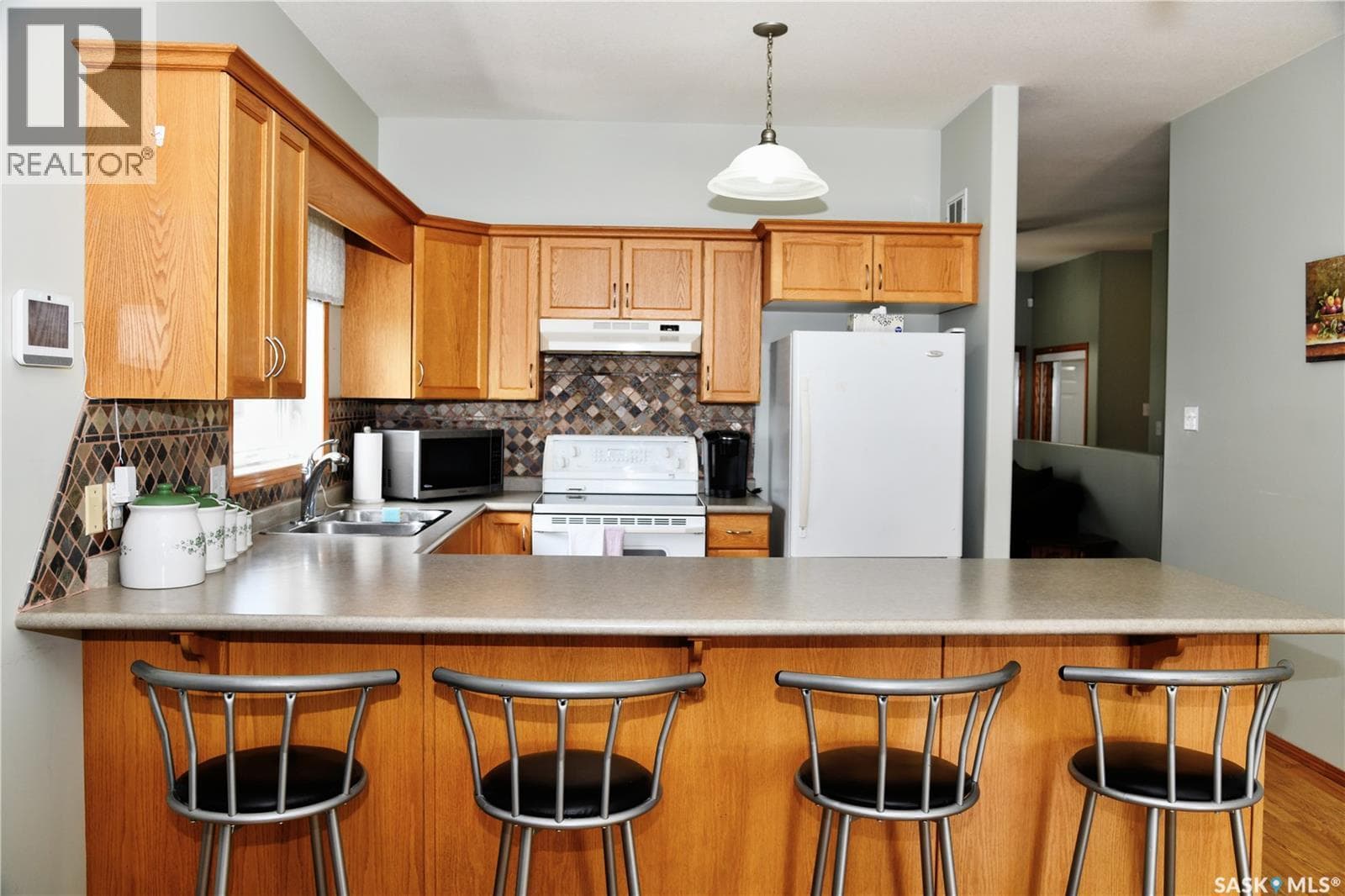 413 Crystal CRESCENT — photo 3