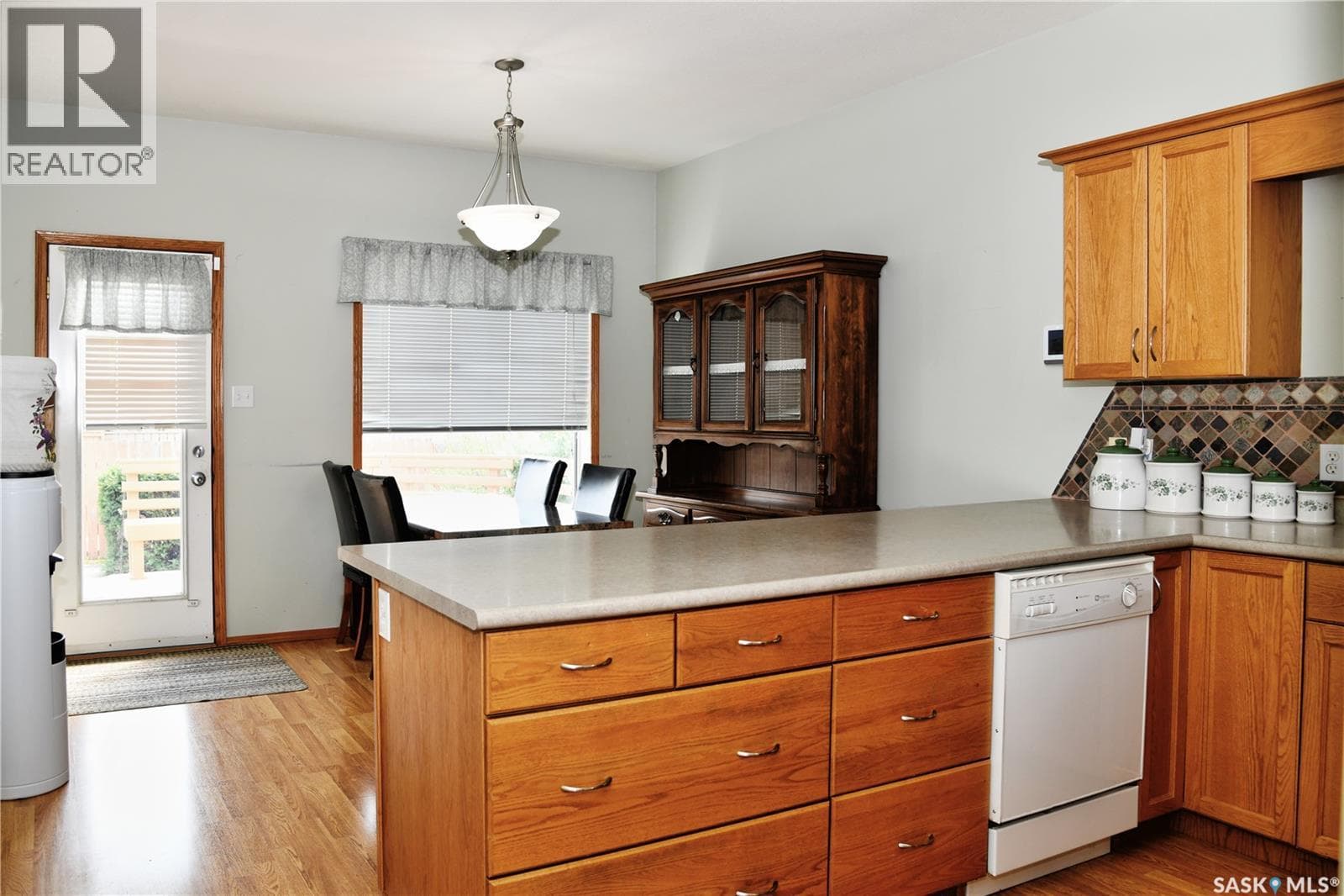 413 Crystal CRESCENT — photo 4