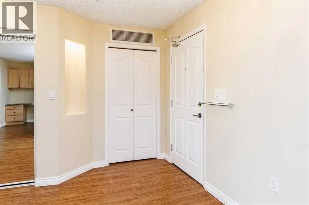 214, 18 Averill Street — photo 3