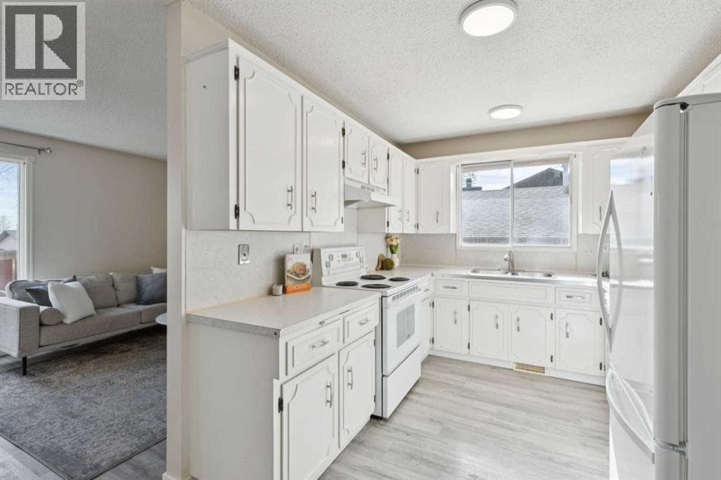1121 Berkley Drive NW — photo 5