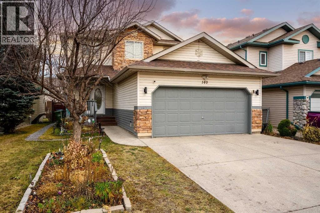 140 Fairways Drive NW